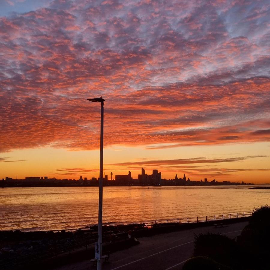 Sea-Quinn Views Wallasey Buitenkant foto