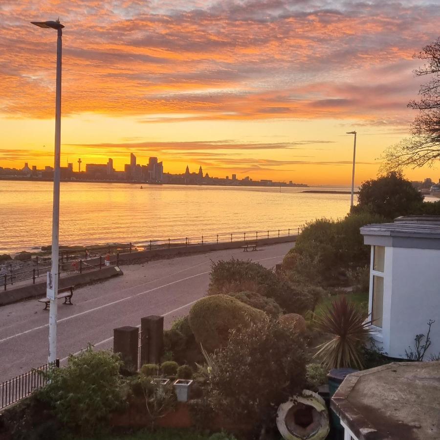Sea-Quinn Views Wallasey Buitenkant foto