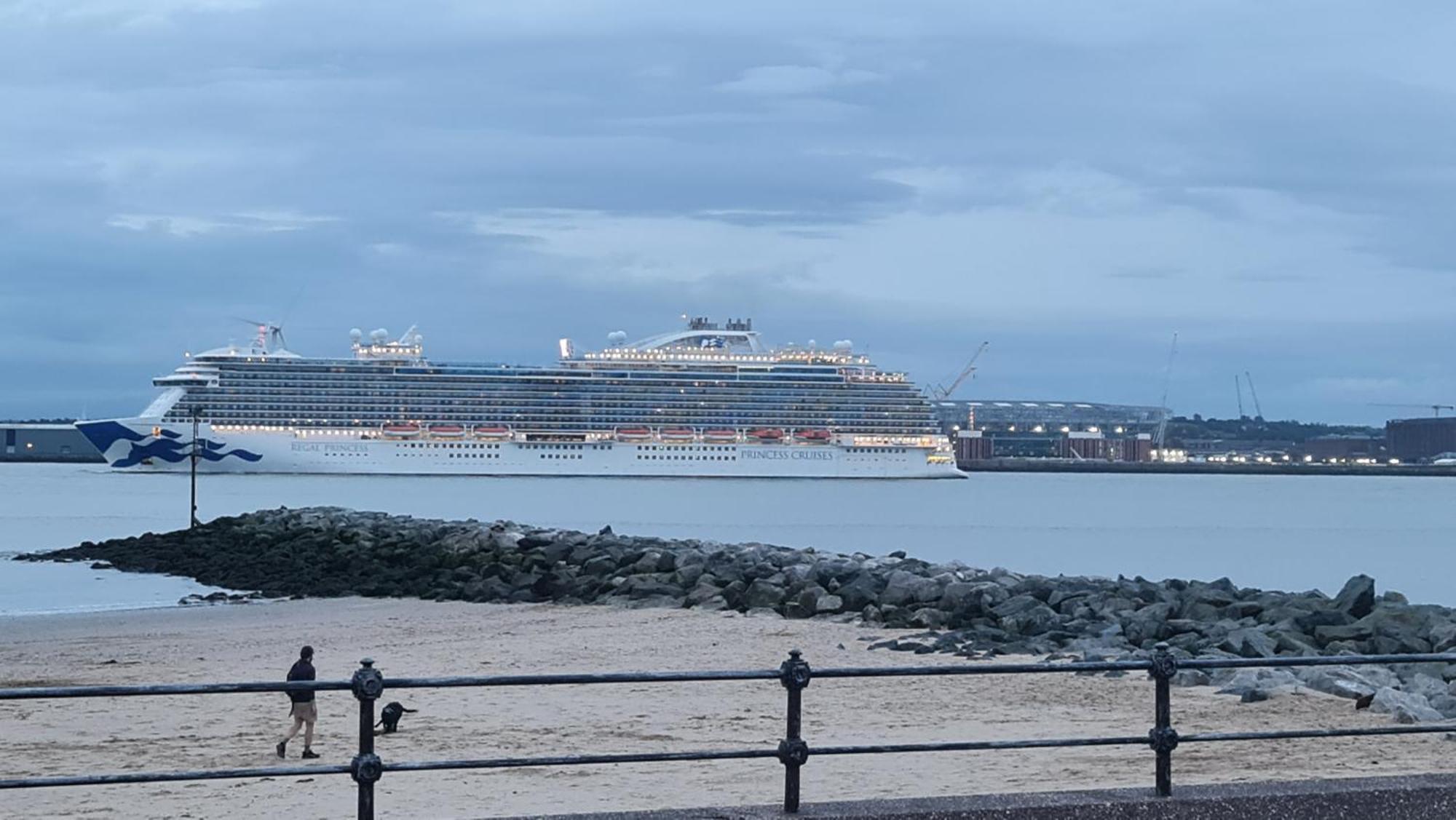 Sea-Quinn Views Wallasey Buitenkant foto